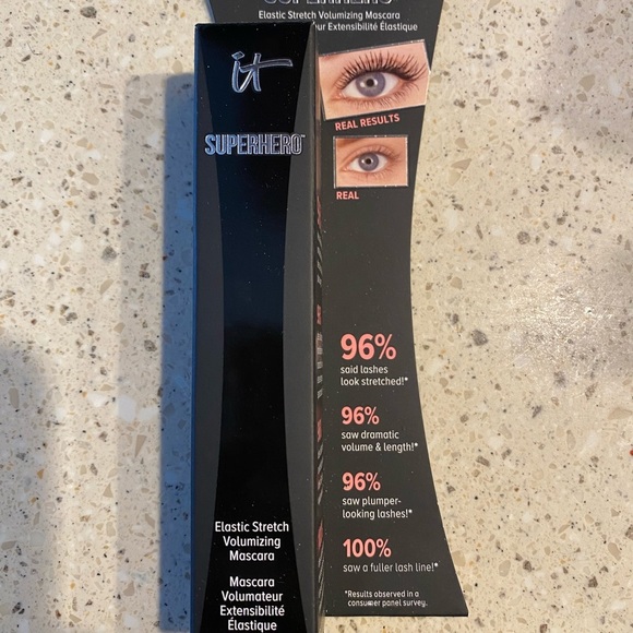 It Cosmetics Superhero Elastic Stretch Volumizing & Lengthening Mascara - Picture 3 of 3